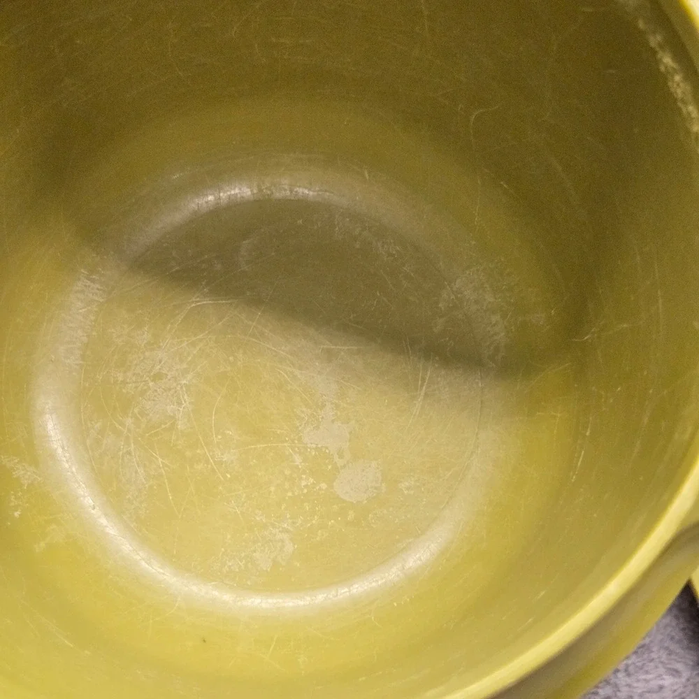 Vintage Tupperware Avocado Green Servalier Bowl with Sunburst Lid 812-42 USA